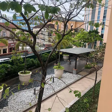 Victorian Place - Simple Yet Luxurious Flat In Bgc